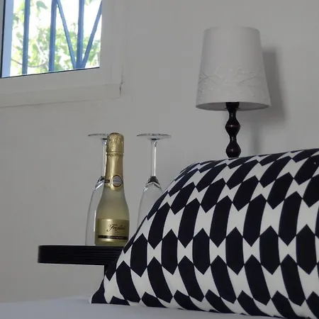 Casa Agradable Bed & Breakfast *