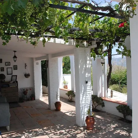 Casa Agradable Bed & Breakfast *
